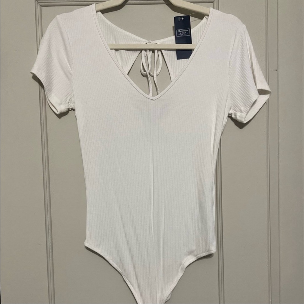 Abercrombie & Fitch NWT White V-Neck Bodysuit Back Keyhole Cut Out
